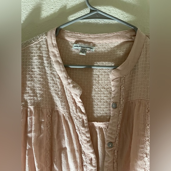 American eagle button up blouse. Size Medium. - Picture 2 of 3